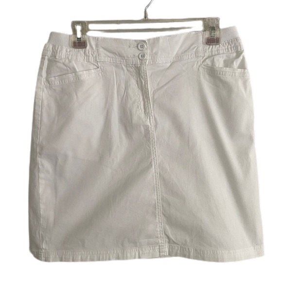 Karen Scott Classic White Skort Stretch Waistband 2 Pockets Size 6 - Picture 1 of 12